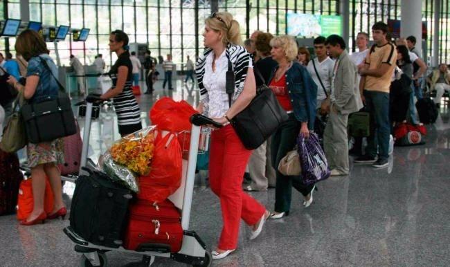 <p>SORU 9: 2017'den ne bekleniyor?</p>

<p>CEVAP 9: 15 Temmuz'dan daha kötü bir şey olamayacağı düşüncesiyle yeni yıla daha bir umutla bakılıyor. Turizmde bu yılın kayıplarının giderileceği hesap ediliyor. Öngörülebilir ve normale dönmeye başlamış bir ülke algısı yatırımcı için teşvik edici olacak diye değerlendiriliyor.</p>
