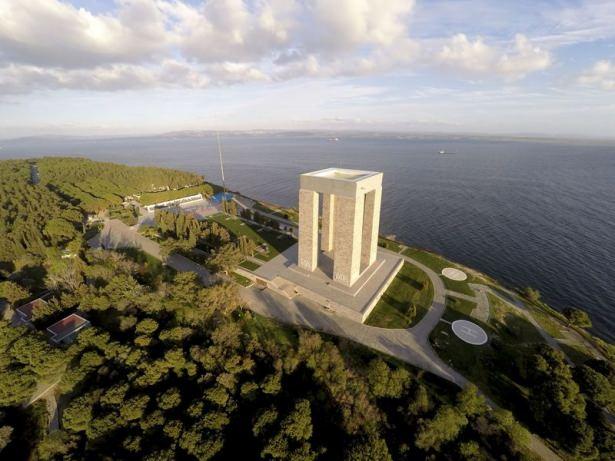 <p>Anadolu Ajansı (AA) Çanakkale Kara Savaşları'nın 100. yılı törenleri öncesinde, Gelibolu Yarımadası Tarihi Milli Parkı'nı havadan görüntüledi.</p>
