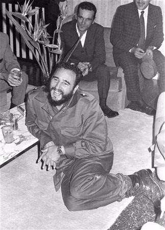 <p>26 Temmuz 1953 tarihinde, Fidel Castro'nun gerilla grubu, Santiage de Cuba‘daki Moncada askeri kışlasına bir saldırı gerçekleştirdi.</p>
<p> </p>