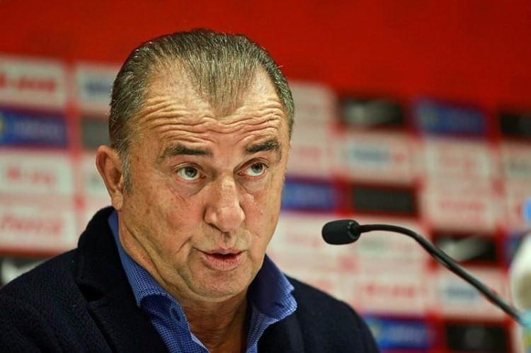 <p>Arda ve Burak bir kez daha hocalarını doğruladı. Terim ve iki yıldız oyuncusu, Antalya-İstanbul hattında hararetli konuşmalara imza attı, iki taraf da bir anlamda eteğindeki taşları döktü.</p>
