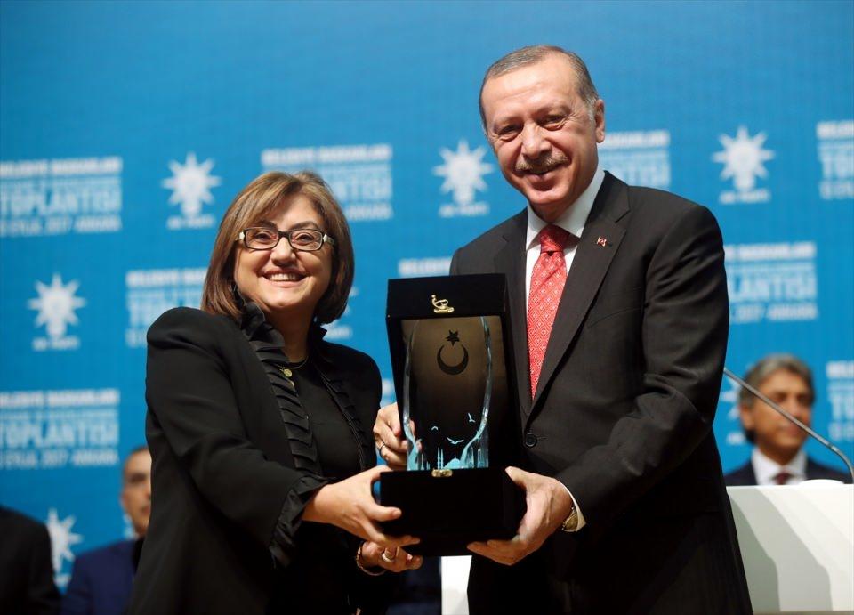 <p>Gaziantep Büyükşehir Belediye Başkanı Fatma Şahin, ödül adı.</p>
