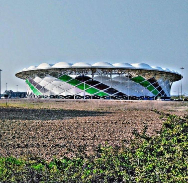 <p>Yeni Sakarya Stadı<br />
​Kapasite: 25.000</p>
