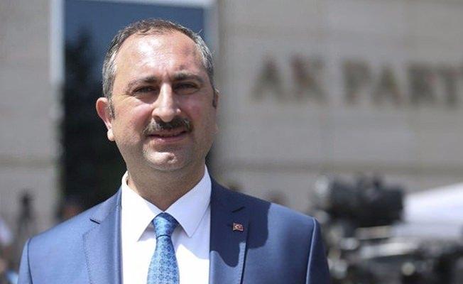<p>ADALET BAKANI ABDÜLHAMİT GÜL<br />
<br />
Ankara Üniversitesi Hukuk Fakültesi</p>