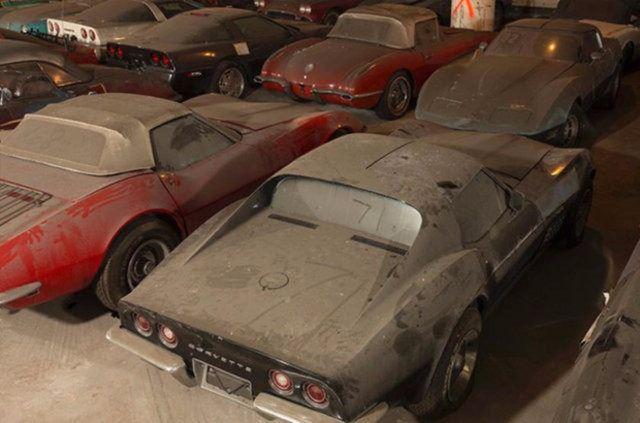 <p>Dünyanın en büyük Corvette otomobil koleksiyonunu iki oğlu ve kuzeniyle birlikte aldığını söyleyen Scott Heller, otomobillerin yenilenmesi için Max ile birlikte çalışmak istediğini, ancak bu teklifin Max tarafından reddedildiğini söyledi.</p>
<p> </p>