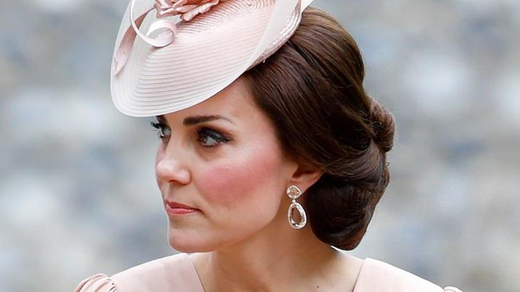 <p>Cambridge Düşesi Kate Middleton'un parlak ve pürüzsüz cildinin sırrı belli oldu. </p>
