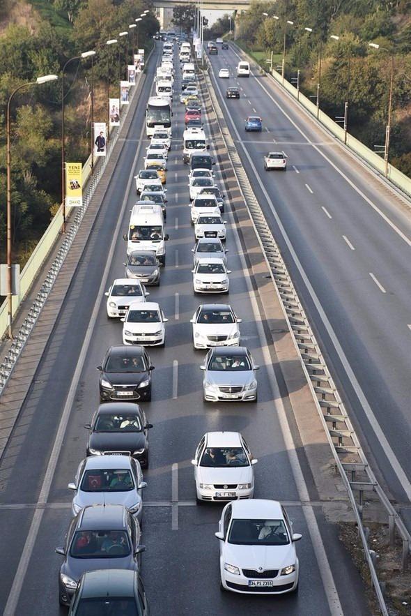 <p>Denetim yapılan yolda uygulanan hız limitinin onda birine tekabül eden mesafelerde birden fazla sabit radar denetimi gerçekleştirilmeyecek.</p>

<p> </p>
