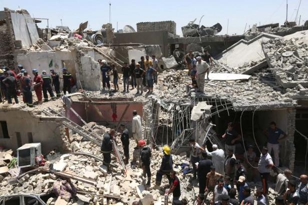 <div>Irak Ordusu'na ait bir savaş uçağının, başkent Bağdat yakınlarında evleri yanlışlıkla bombalaması sonucu 12 kişi hayatını kaybetti.</div>

<div> </div>
