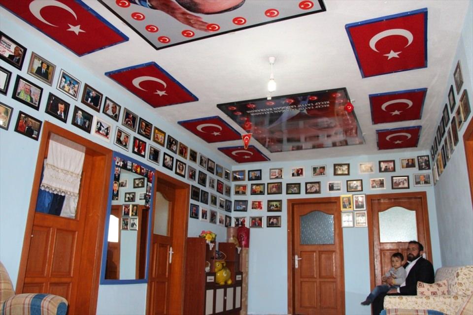 <p>Erdoğan'ın dünya lideri olduğunu belirten Ergün, bundan dolayı terör örgütü başta olmak üzere bazı kesimlerden tepki aldığını dile getirdi. Ergün, "O tepkiler bizi yıldırmadı. Bizi daha da Cumhurbaşkanımıza bağladı. Sevgimiz daha da katlandı." diye konuştu.</p>
<p><br />
<a href="http://video.haber7.com/video-galeri/89974-erdogan-sevgisiyle-bakin-neler-yapti" target="_blank"><span style="color:rgb(255, 215, 0)">HABERİN VİDEOSUNU İZLEMEK İÇİN TIKLAYIN...</span></a></p>