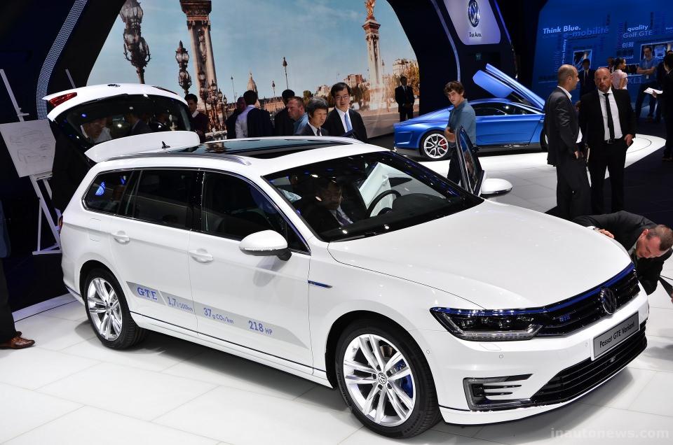<p><strong>VW PASSAT GTE</strong><br />
Passat 50 km elektirikli sürüş vaad ediyor. Bataryası 2.5saatte şarj edilebliyor. Satışı yılın üçüncü çeyreğinde olması bekleniyor.</p>