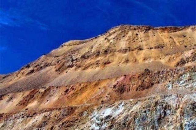 <p>Madenin içerisinden, üst kısımlar "dağ gibi" görünüyor.</p>
<p> </p>