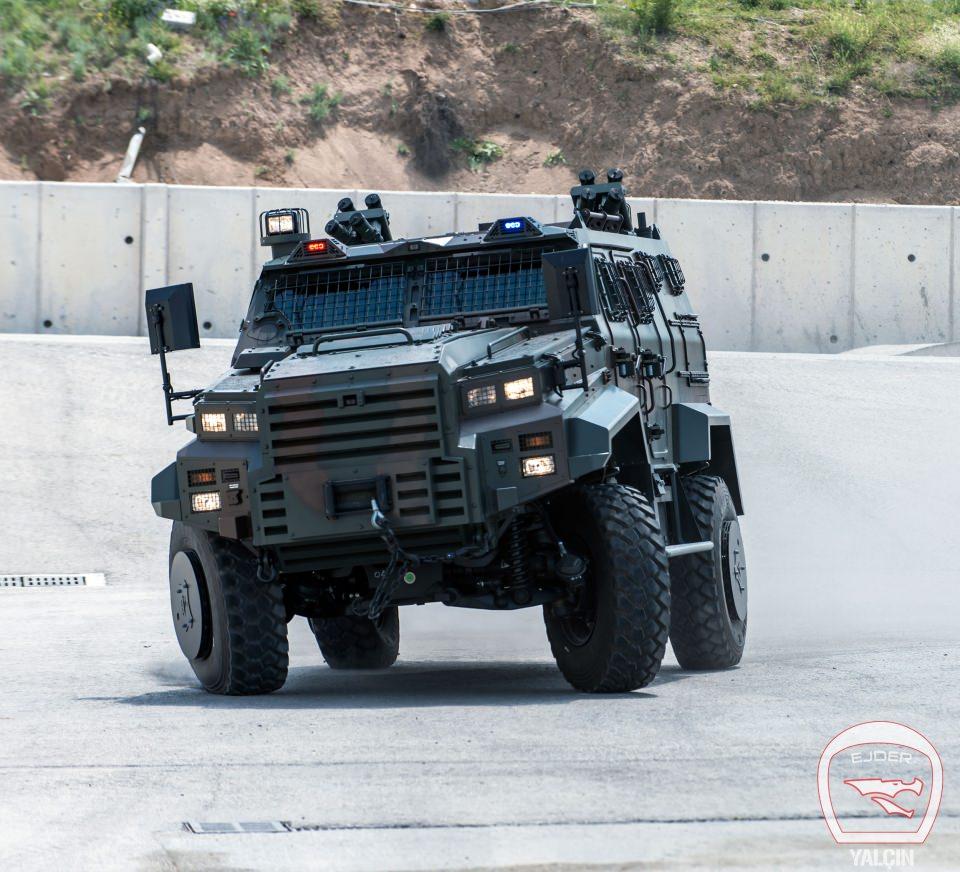 <p>14 ton ağırlığındaki  araç 120 km hıza çıkabiliyor. </p>
