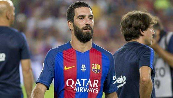 <p>El Mundo Deportivo gazetesi, "Luis Enrique, Messi'nin yerine Arda Turan'ı düşünmeye devam ediyor." değerlendirmesini yaparken, Sport gazetesi de "Barcelona'da Messi'nin yerine 3-4 futbolcudan birinin oynama ihtimali bulunurken, en iyi aday Arda gibi gözüküyor. Cumartesi günü Sporting Gijon'a karşı oynanacak maçta bu mevkiye en uygun isim Arda Turan.</p>