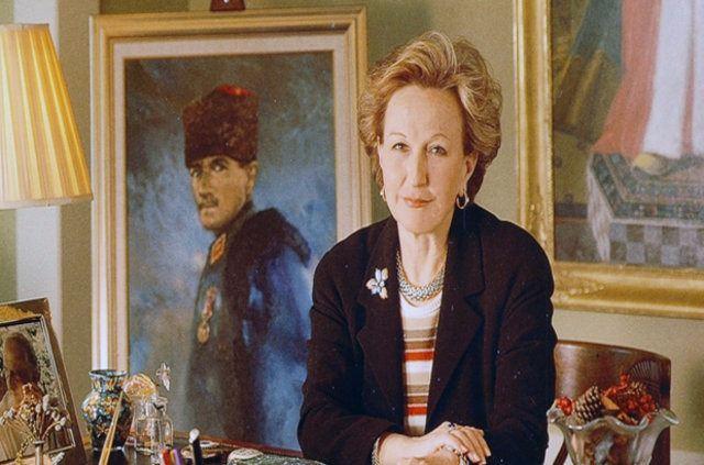 <p><strong>SUNA KIRAÇ</strong><br />
Serveti: 2 milyar dolar<br />
Servet kaynağı: Koç Holding<br />
Doğum Yeri: Ankara</p>