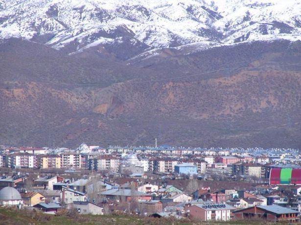<p>Bingöl</p>

<p>97  Öğretmen</p>

<p><a href="http://www.haber7.com/foto-galeri/40159-iste-kamuda-ihrac-edilenlerin-tam-listesi/p1" target="_blank"><strong><span style="color:rgb(255, 215, 0)">İŞTE İHRAÇ EDİLENLERİN TAM LİSTESİ</span></strong></a></p>
