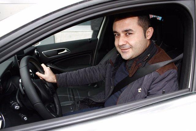 <p>Son günlerde ortadan kaybolup sırra kadem bastığı şeklinde çıkan haberlere sitem eden Küçük Avcılar'da ortaya çıktı. Şarkıcı “Allah aşkına benim hakkımda bu haberler nasıl çıkıyor? Kimler yapıyor anlamış değilim. Araştırmadan etmeden yok Küçük İbo kayboldu diyorlar. Yakın zamanda askerden yeni geldim ve o yüzden biraz piyasadan uzak kaldım. Şimdi konserlerim ve sahnelerim var ama bunları kime yazmıyor" diye konuştu.</p>

<p> </p>
