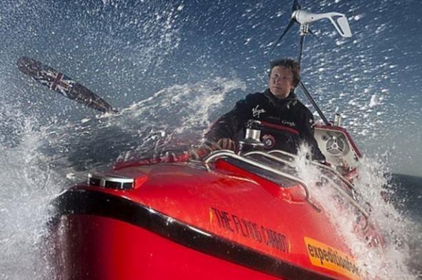 <p>Bir okyanusu tek başına kürek çekerek geçen en genç insan 3 Aralık 1981 doğumlu İngiliz Oliver Hicks. Hicks'in Atlas Okyanusu'nun batısından doğusuna yaptığı bu yolcuşuk 123 gün 22 saat 8 dakika sürdü</p>

<p> </p>
