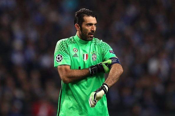 <p><strong>12 - Gianluigi Buffon - Juventus</strong></p>

<p>Oynadığı maç: 22</p>

<p>Gol yemediği maç: 10</p>

<p>Toplam yediği gol: 16</p>
