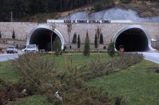<p>ILGAZ'I DİZE GETİREN TÜNEL</p>

<p> </p>
