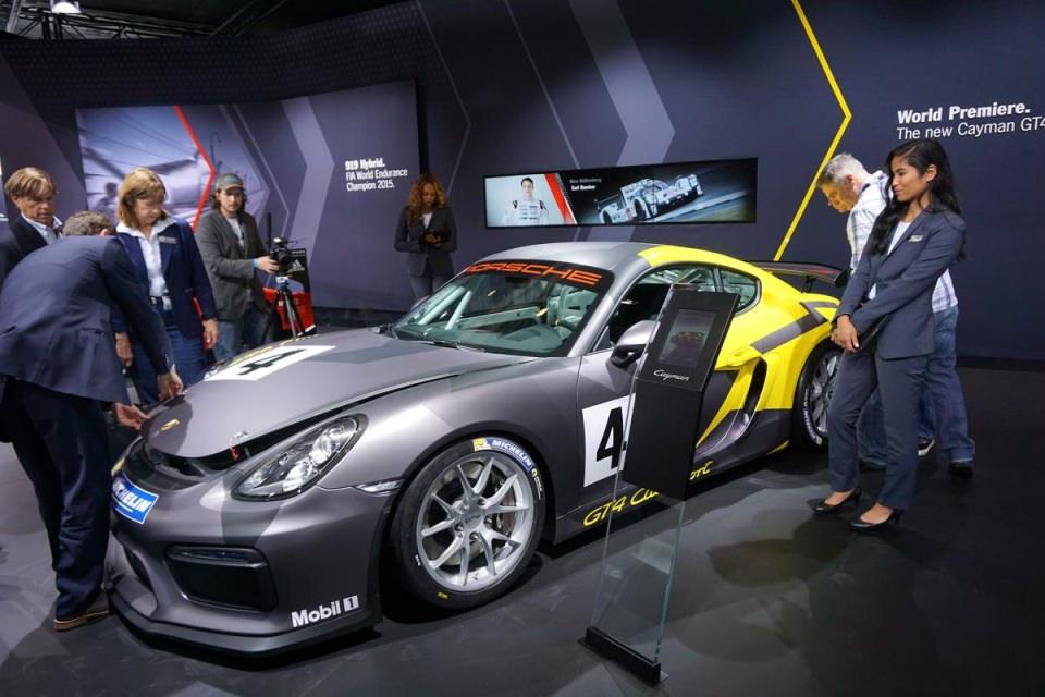 <p>2016 Porsche Cayman GT4 Clubsport</p>
