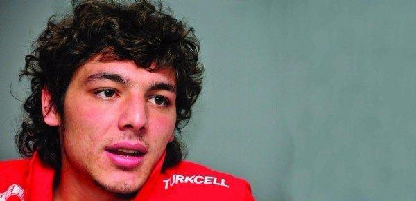 <p>Salih Dursun , Galatasaray'dan Antalyaspor'a<br />
<br />
Kiralık</p>

