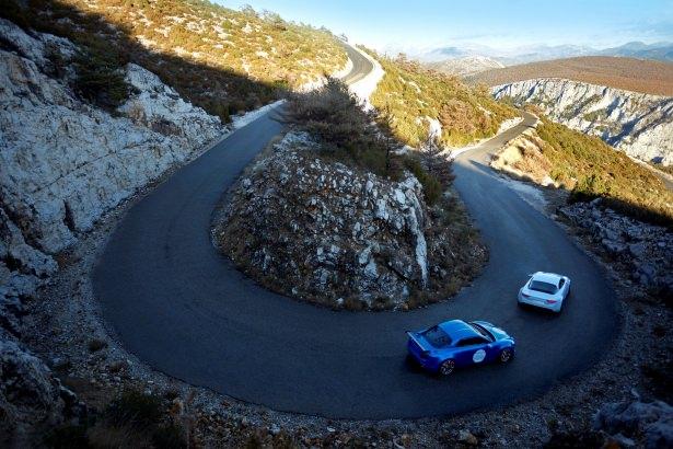 <p><span style="color:#FFFFFF">Renault'ta anahtarsız çalışan otomobiller yeni değil. Bu otomobilde de start düğmesine yer verilmiş. </span></p>