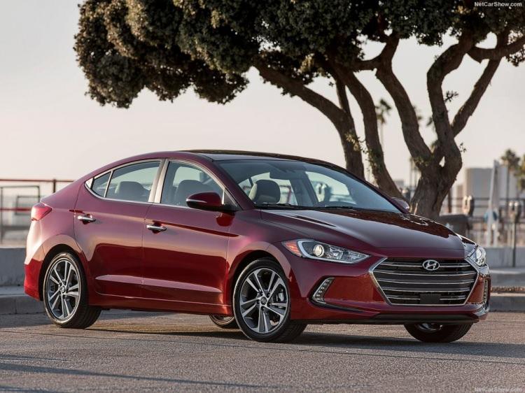 <p>Hyundai Elantra'da 3.200 TL'ye varan takas desteği sunulurken, 18 bin TL'ye kadar 18 ay faizsiz finansman sağlanıyor.</p>

