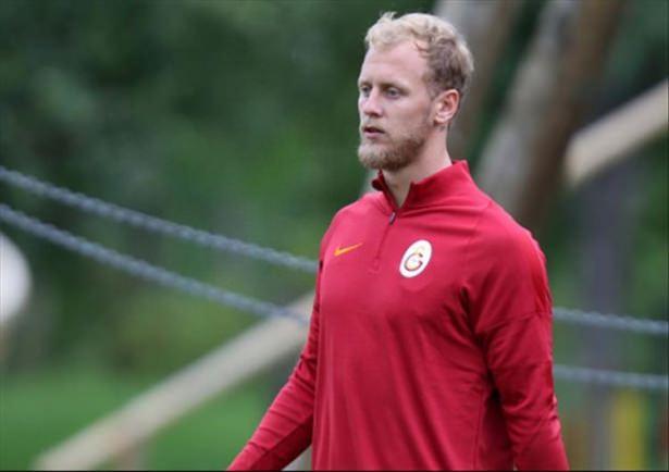 <p>İlginç sakatlık hikayeleri!</p>
<p>Futbol dünyasında sakatlık kelimesi belki de kulüpler tarafından en sevilmeyen kelimeler arasındadır. Ancak bu sakatlıkların komik olanları da mevcut. İşte futbol dünyasında yaşanan ilginç sakatlıklar...</p>