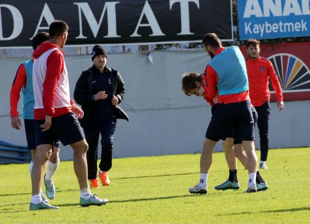 <p>Trabzonspor'da bugün Mehmet Ali Yılmaz tesislerinde düzenlenen antrenmanda Marko Marin ve Aykut Demir arasında gerginlik yaşandı.</p>
