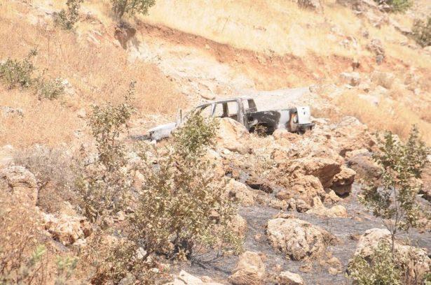 <p>Şırnak'ta yakılan iş makinelerinin bir tanesi 250 bin dolar değerinde. PKK'lı teröristler yaktıkları 30 iş makinesiyle tam 7.5 milyon dolar zarara neden oldu.</p>
<p> </p>