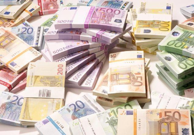 <p>Yıllık Türkiye ekonomisine 20 milyar euroluk da getiri sağlayabilir. Söz konusu rakamın İstanbul'un uluslar arası finans merkezi olmasıyla birlikte daha da artabileceği belirtiliyor.</p>

<p> </p>
