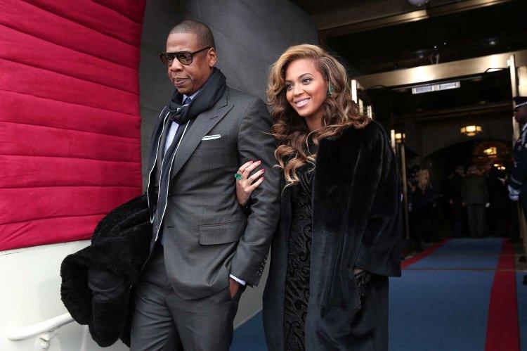 <p>Dünyaca ünlü şarkıcı çift Beyonce ve Jay-Z'nin ikiz bebekleri geçtiğimiz hafta dünyaya geldi. </p>
