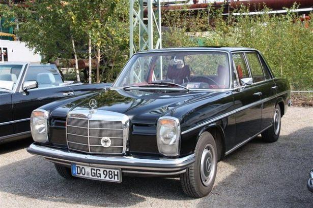 <p>Mercedes severler Almanya'nın Hattingen kentinde buluştu. Mercedes kulübü tarafından her sene düzenlenen etkinlik kapsamında Mercedes klasikleri ve son model Mercedes'ler bir araya geldi. İşte o otomobiller....</p>
<p> </p>