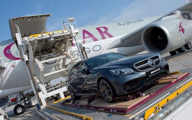 <p>Bu arabalar Qatar Havayolları ile 5,000 km yol kat ediyor...</p>

<p> </p>
