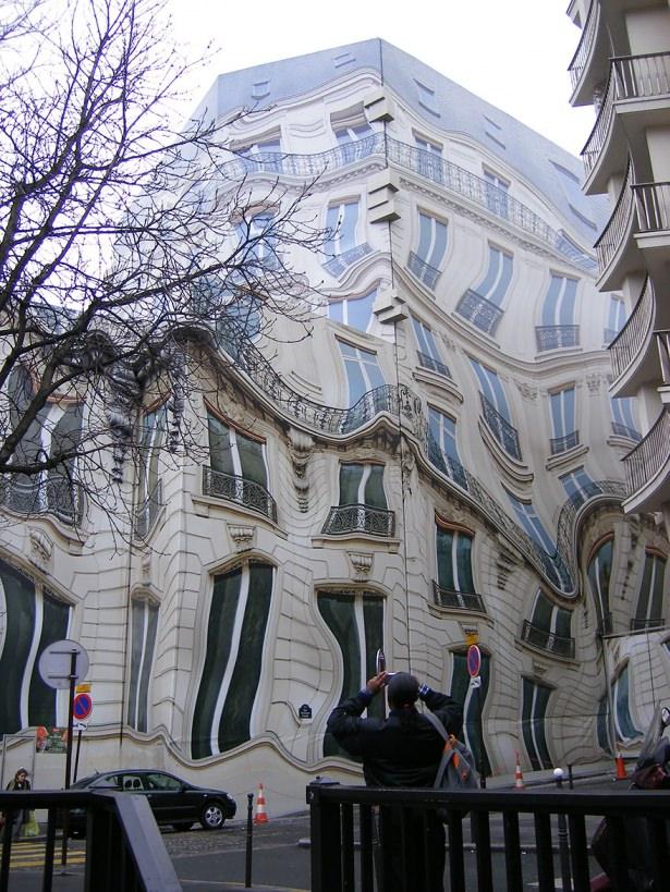 <p>Paris'te yer alan Hausmannian yapıları</p>
