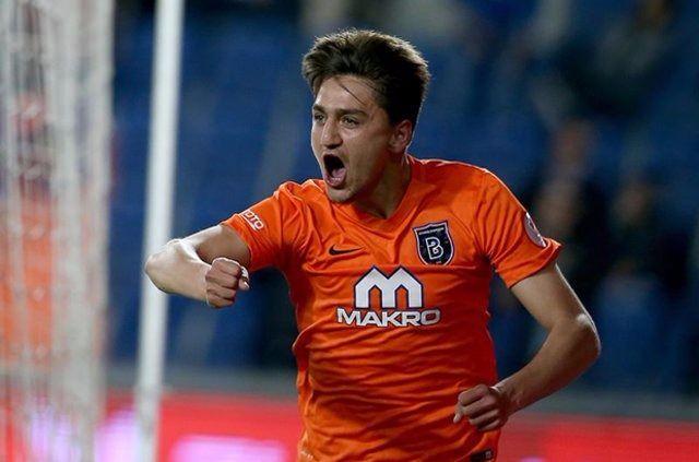 <p>Genç yıldız, “Şu an orada oynayacak kadar güçlü değilim. Ama çalışırsam o noktaya gelebilirim. Her oyuncu Manchester United ve Chelsea gibi takımlarda oynamak ister. Bir gün o takımlardan birinde oynayacağıma inanıyorum” ifadelerini kullanmıştı. </p>
