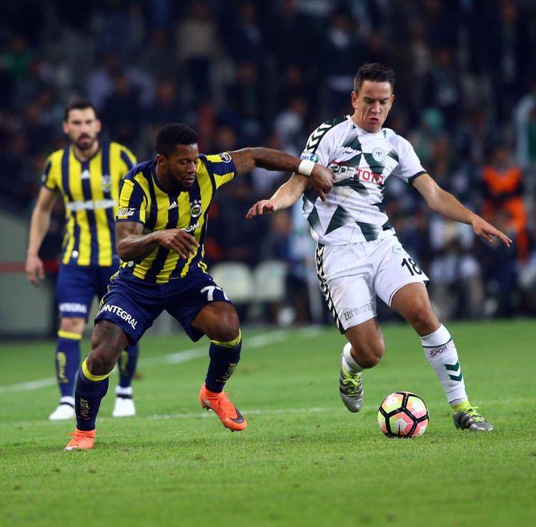 <p>1. PAKET - Bu paketi satın alan yayıncı kuruluş her hafta 1 maç yayınlayabilecek. - 12 hafta boyunca 1’inci maçı seçme hakkı olacak. - 17 hafta boyunca ise 2’nci önemli maçı seçebilecek. - 5 hafta ise 3’üncü önemli maçı yayınlayacak.</p>
