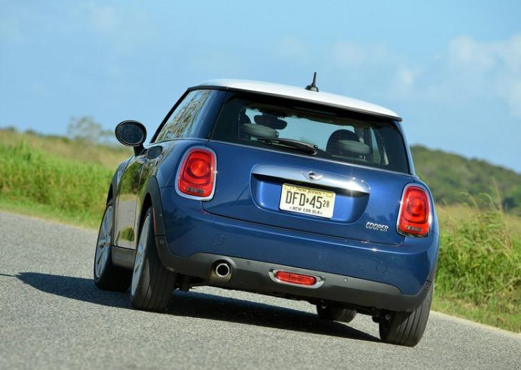 <p>MINI Cooper</p>
