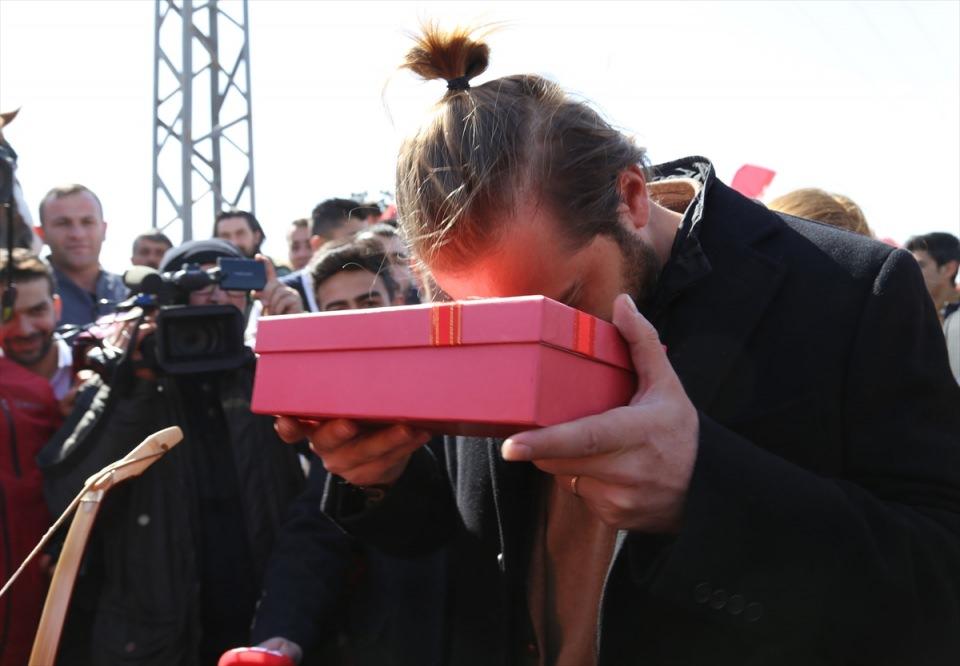 <p>Dizi ekibi, bugün festival kapsamında Atatürk Üniversitesi'nde öğrencilerle bir araya gelerek söyleşi gerçekleştirecek. </p>

<p> </p>
