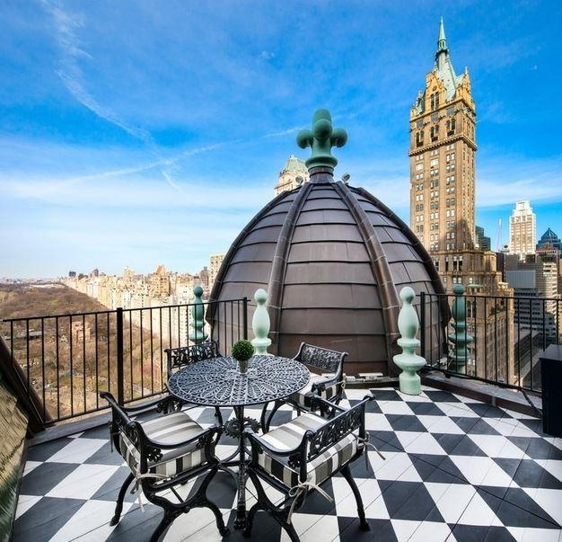 <p>18. ve 19. Yüzyılda ünlü isimleri ağırlayan bir otel olarak kullanılan binanın çatı katına yerleşen Hifiger'ın manzarası da muhteşem. </p>
