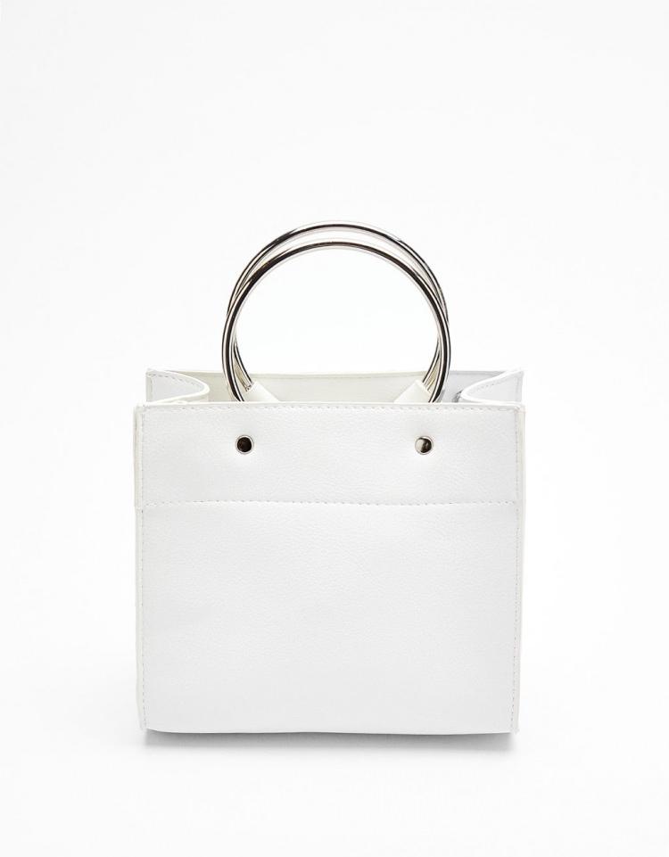 <p>Bershka</p>

<p>89.95</p>
