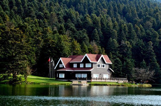 <p><strong>Bolu</strong></p>
<p>2015 nüfusu: 291.095 kişi.</p>
<p>2016 nüfusu: 299.896 kişi.</p>
<p>Değişim(%): 3,02</p>