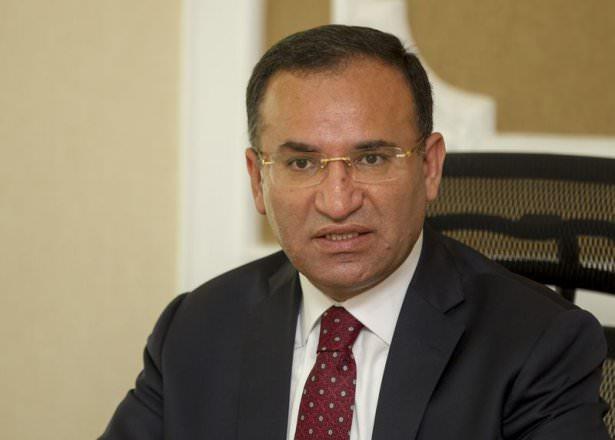 <p>Bekir Bozdağ</p>
