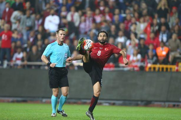 <p>Selçuk İnan (Galatasaray)</p>