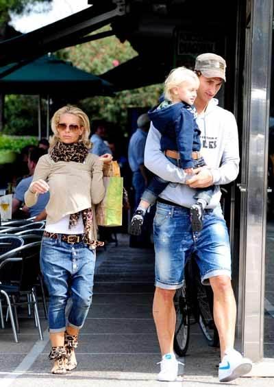 <p>ZLATAN IBRAHIMOVIC</p>

<p>Muhabir: "Karınıza doğum günü hediyesi olarak ne aldınız?" <br />
<br />
Ibrahimovic: "Hiçbir şey. Onun zaten Zlatan’ı var."</p>
