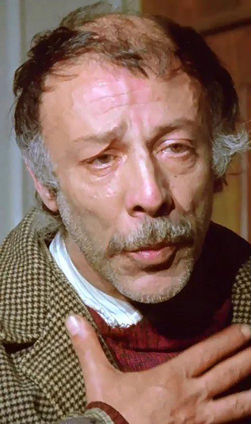 <p>Münir Özkul</p>
