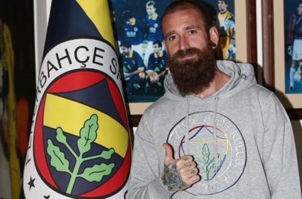 <p><span style="color:#D3D3D3"><strong>Raul Meireles - Sözleşmesi uzatılmayacak.</strong></span></p>