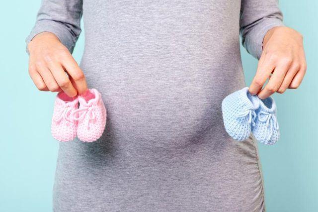 <p>Son zamanlarda tüp bebek tekniğiyle ikiz hamileliklerin artmasına bağlı olarak anne adaylarının kendi sağlıklarına daha çok dikkat etmeleri gerekmektedir.</p>
