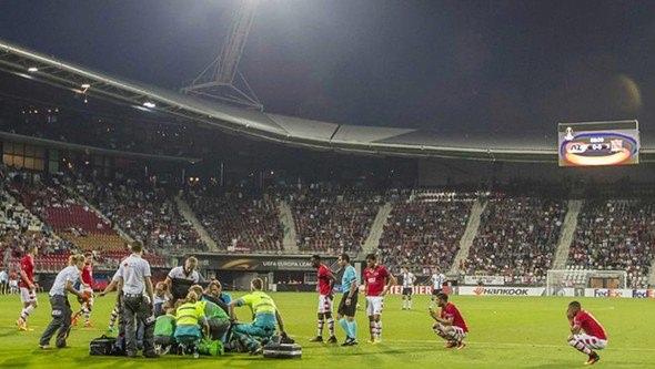 <p>89. dakikada Kilduff'un golüyle karşılaşma 1-1 sona erdi. Ancak karşılaşmanın son yarım saatinde futbolcuların yüzündeki şok ve üzüntü hiç geçmediği de gözlendi.</p>