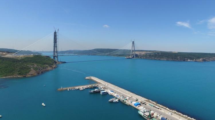 <p>Köprünün ulaşıma açılmasıyla beraber İstanbul'da ulaşımın şekli tamamen değişecek.</p>
