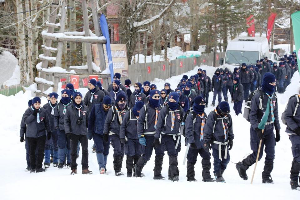 <p>Suriyeli çocuk ve gençlerden oluşacak son kafile ise 4 Şubat’ta ileri seviye izcilik eğitimleri almak için Bolu'daki kamp alanına uğurlanacak. </p>
